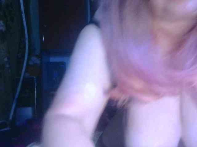 CharleeKendall webcam