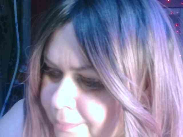 CharleeKendall webcam