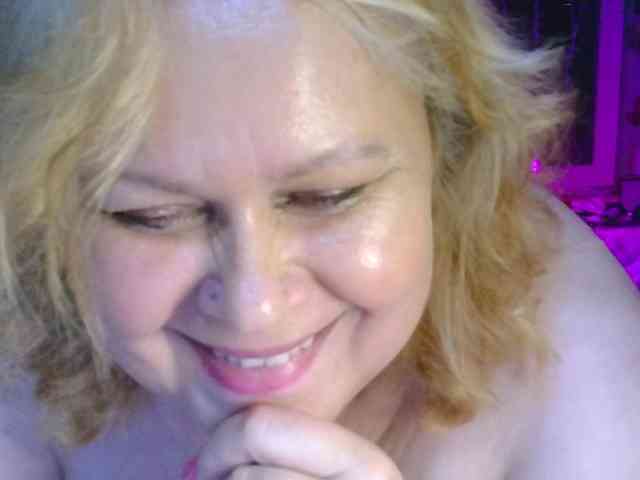 CharleeKendall webcam