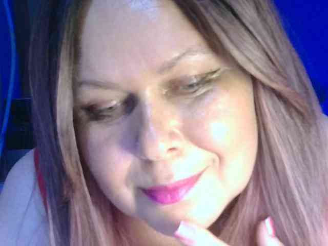 CharleeKendall webcam