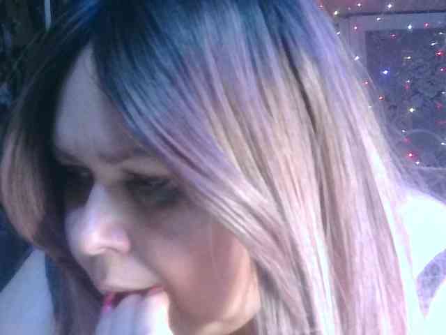 CharleeKendall webcam