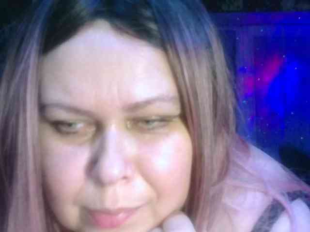 CharleeKendall webcam