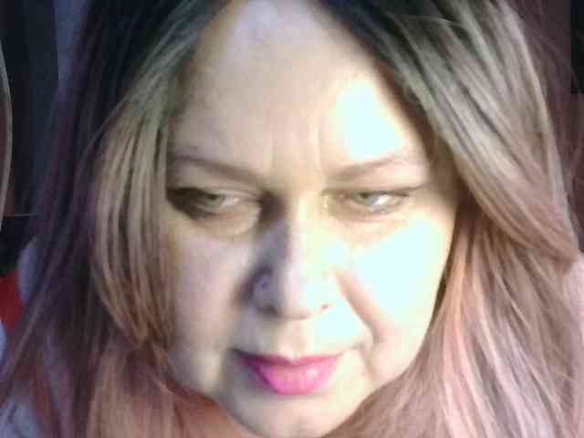 CharleeKendall Live Webcam on BongaCams