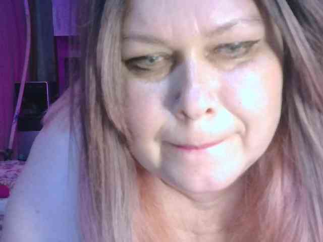 CharleeKendall webcam