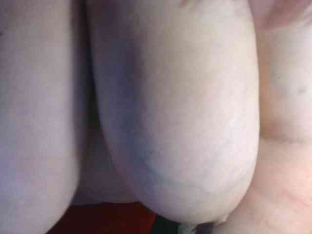 CharleeKendall webcam
