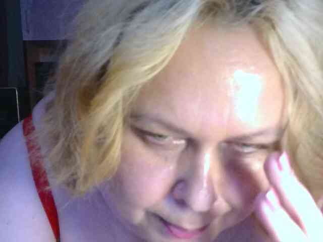 CharleeKendall webcam