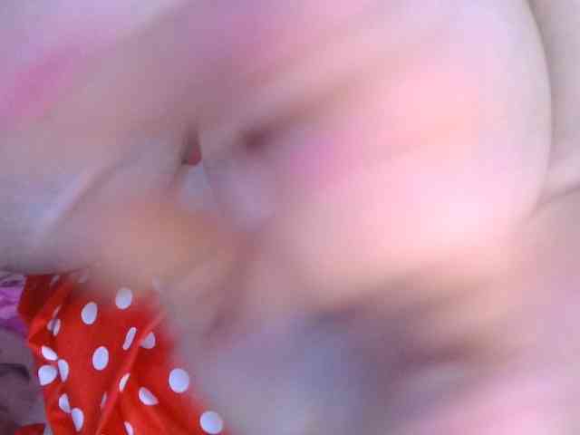 CharleeKendall webcam