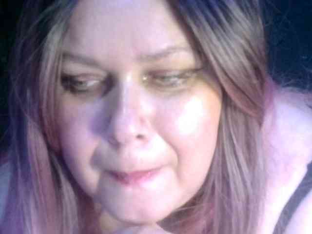 CharleeKendall webcam