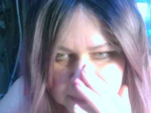 CharleeKendall webcam