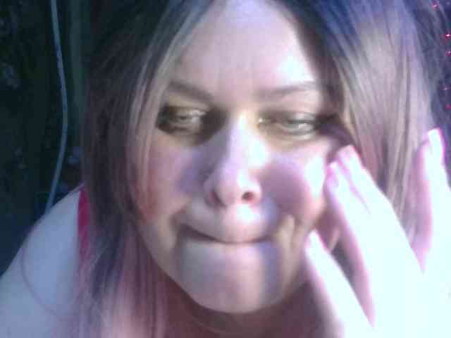 CharleeKendall webcam