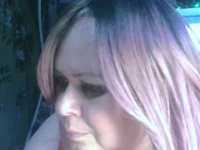 CharleeKendall webcam