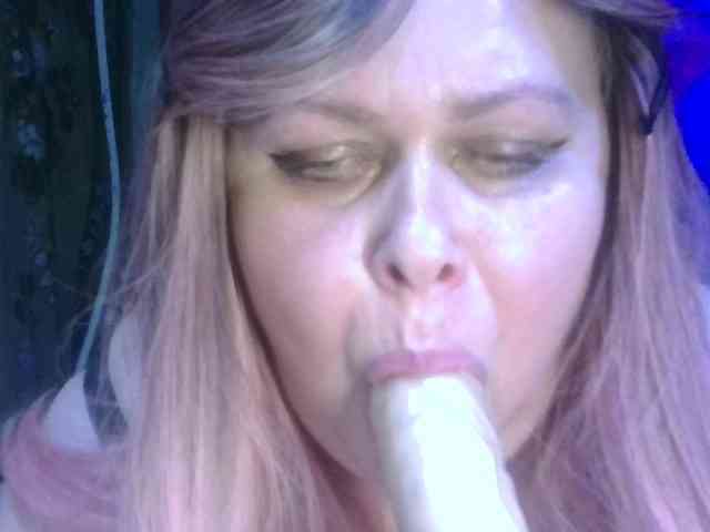 CharleeKendall webcam