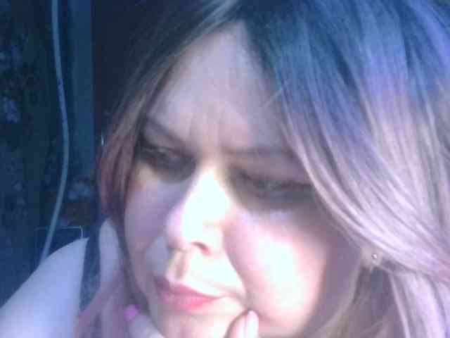 CharleeKendall webcam