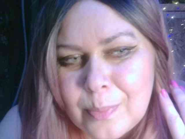 CharleeKendall webcam