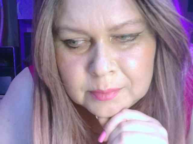 CharleeKendall webcam