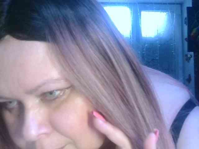 CharleeKendall webcam