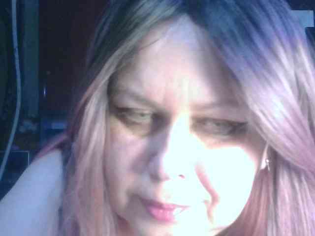 CharleeKendall webcam