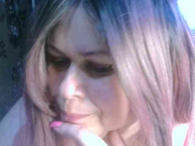 CharleeKendall webcam