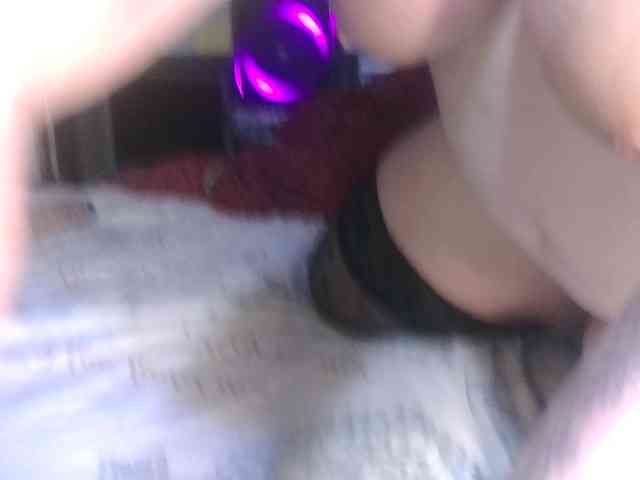 CharleeKendall webcam