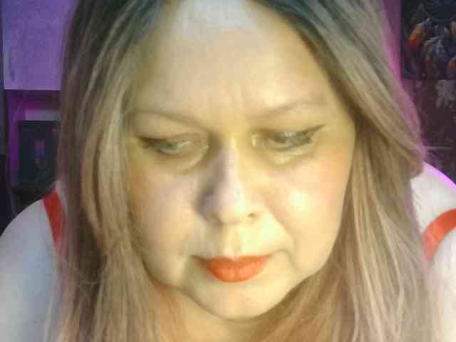CharleeKendall webcam