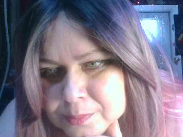 CharleeKendall webcam