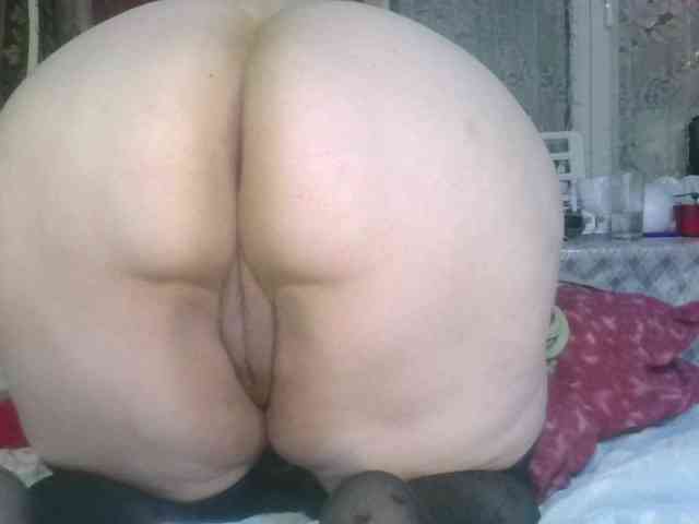 CharleeKendall webcam