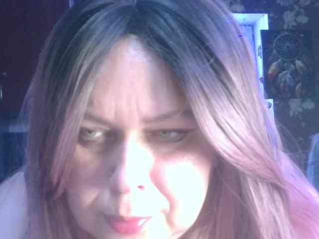 CharleeKendall webcam