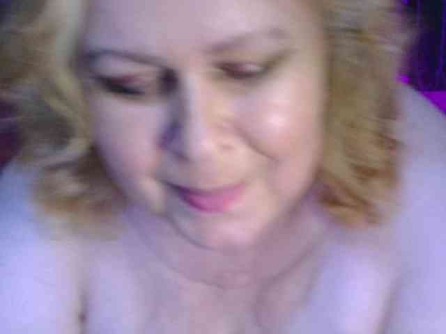 CharleeKendall webcam