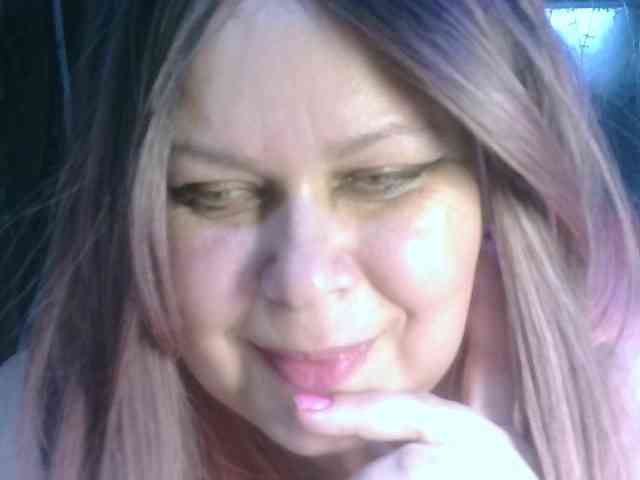 CharleeKendall webcam