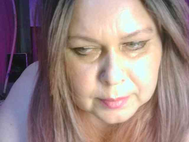 CharleeKendall webcam
