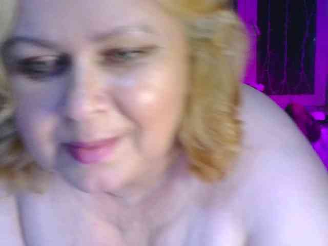 CharleeKendall webcam
