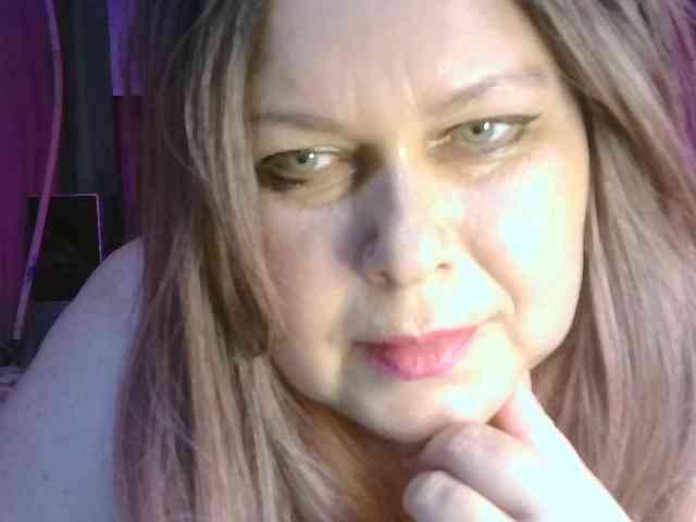 CharleeKendall Live Webcam on BongaCams