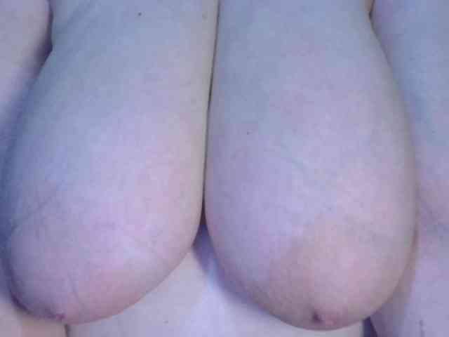 CharleeKendall webcam