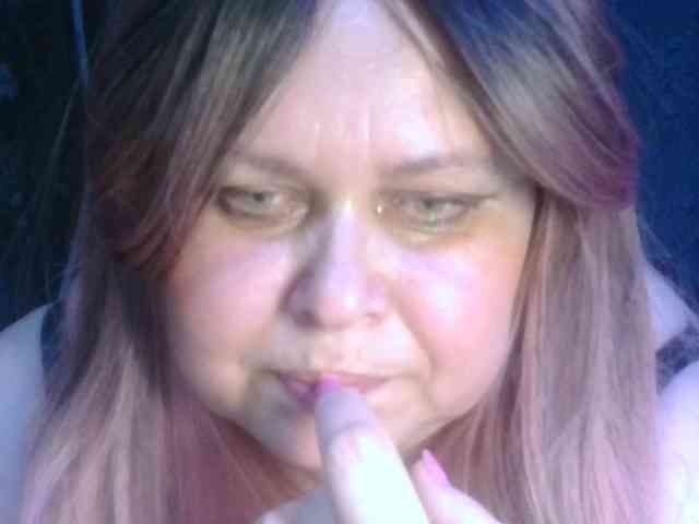 CharleeKendall webcam