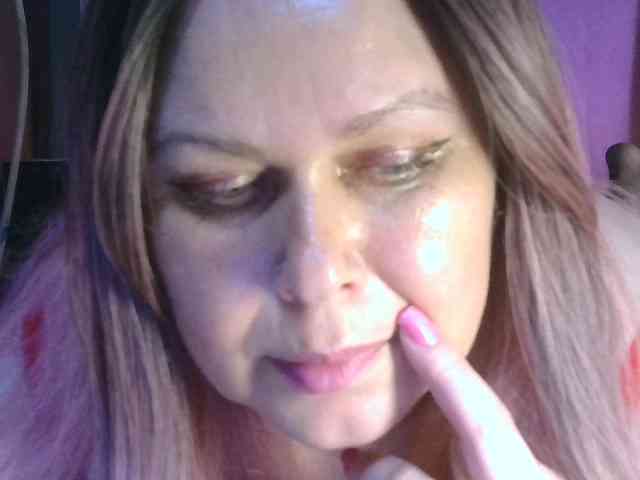 CharleeKendall webcam