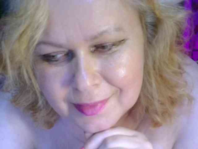 CharleeKendall webcam