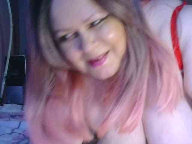 CharleeKendall webcam