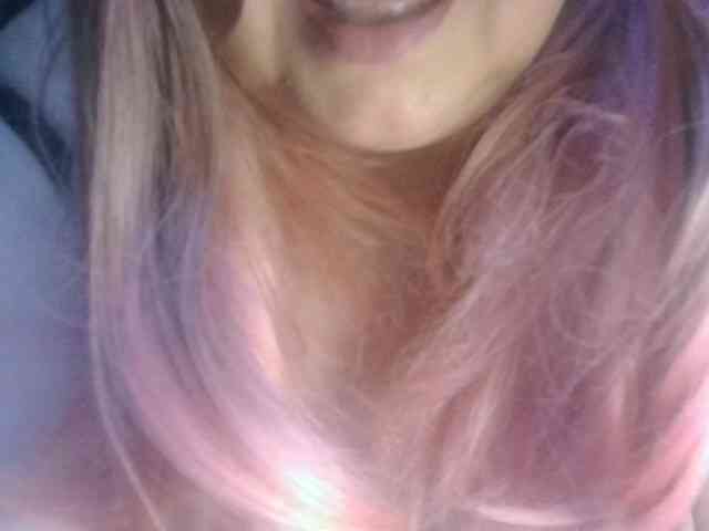 CharleeKendall webcam