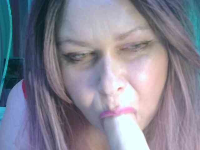 CharleeKendall webcam