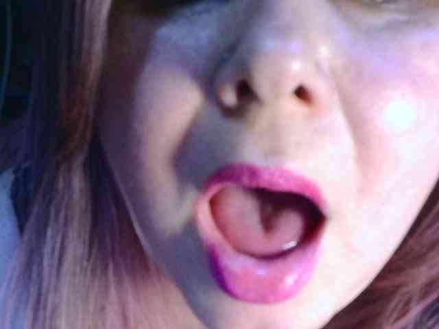 CharleeKendall webcam