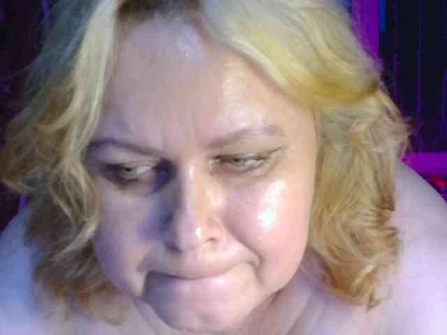 CharleeKendall webcam