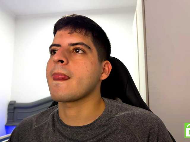 EthanGrey-15 live cam preview