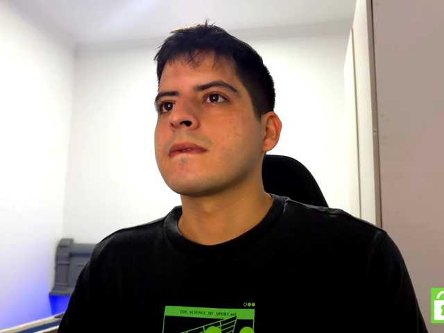EthanGrey-15 — live male cam