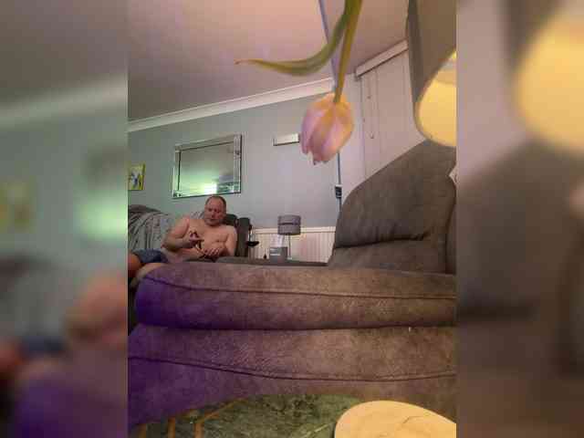 Naughtywife77
