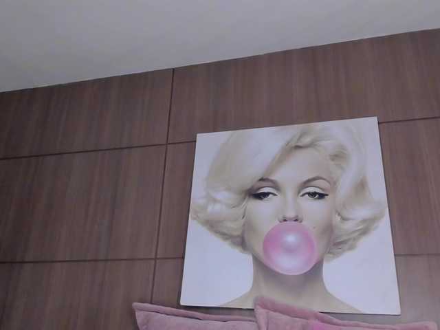 SarayCollins webcam
