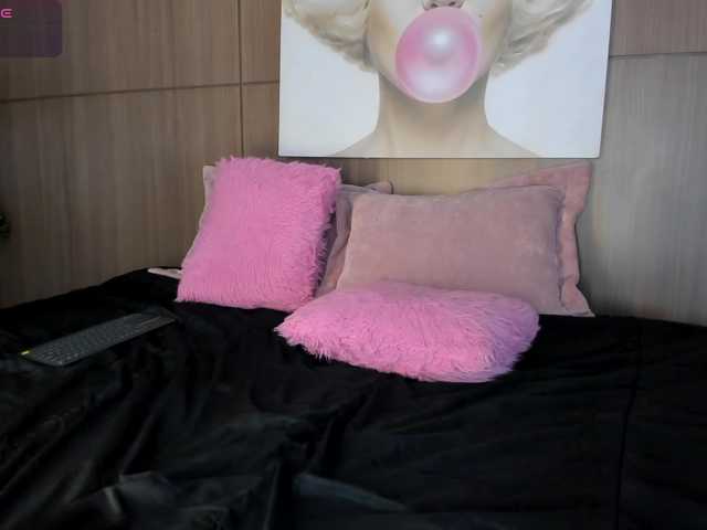 SarayCollins webcam