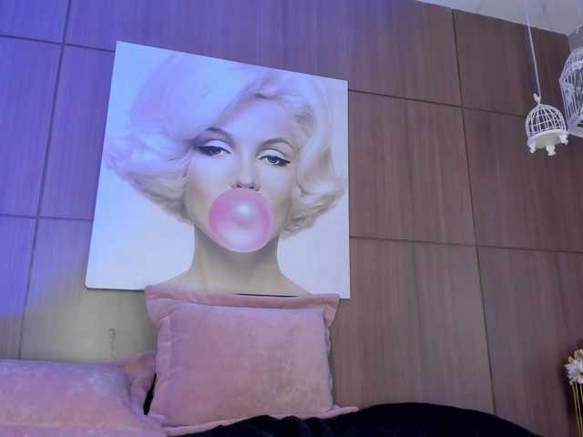 SarayCollins webcam