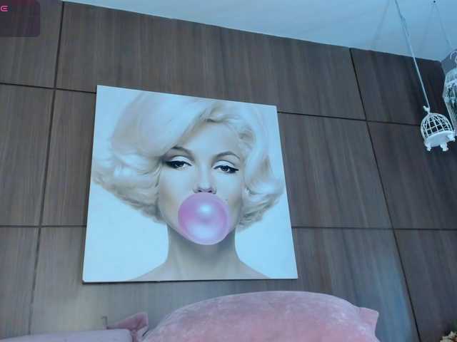 SarayCollins webcam