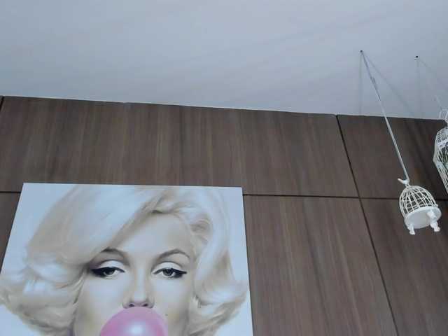 SarayCollins webcam