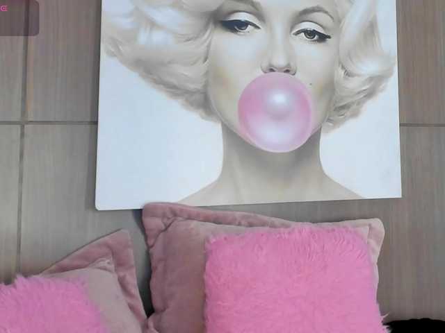 SarayCollins webcam